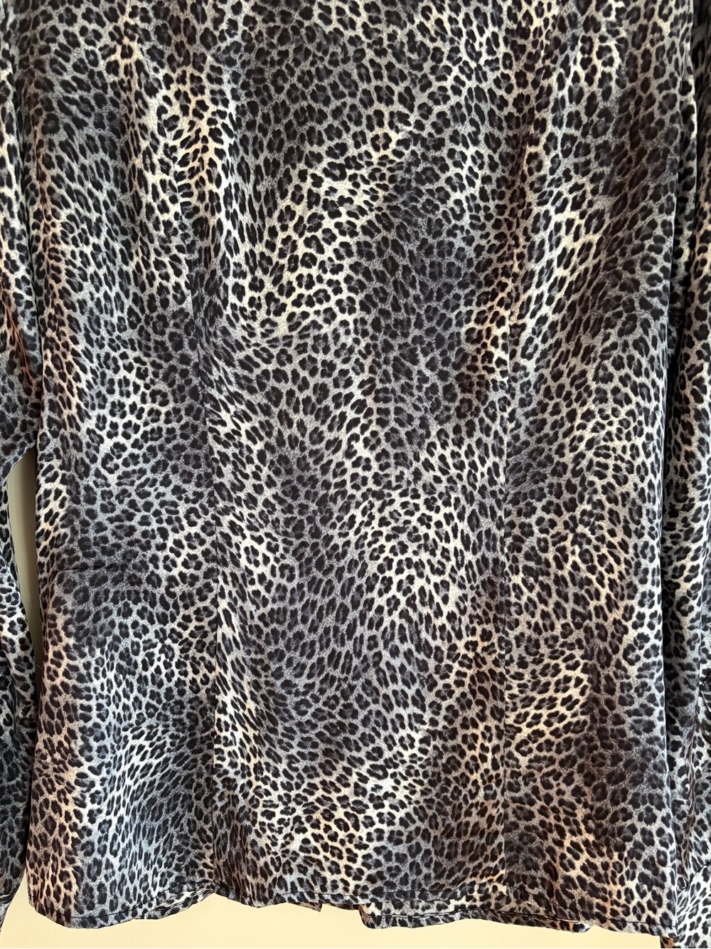Guess by Marciano size small leopard blouse - Picture 11 of 12
